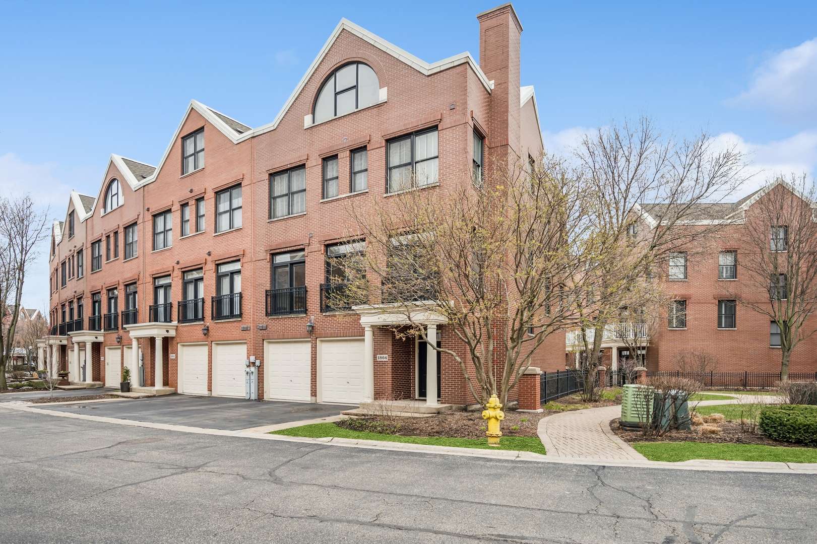 1864 Admiral Court, Glenview, IL 60026