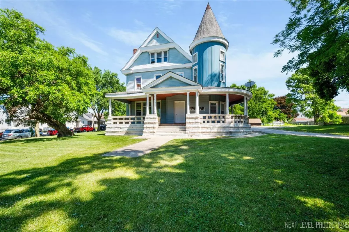Aurora, IL 60505,1038 Liberty Street