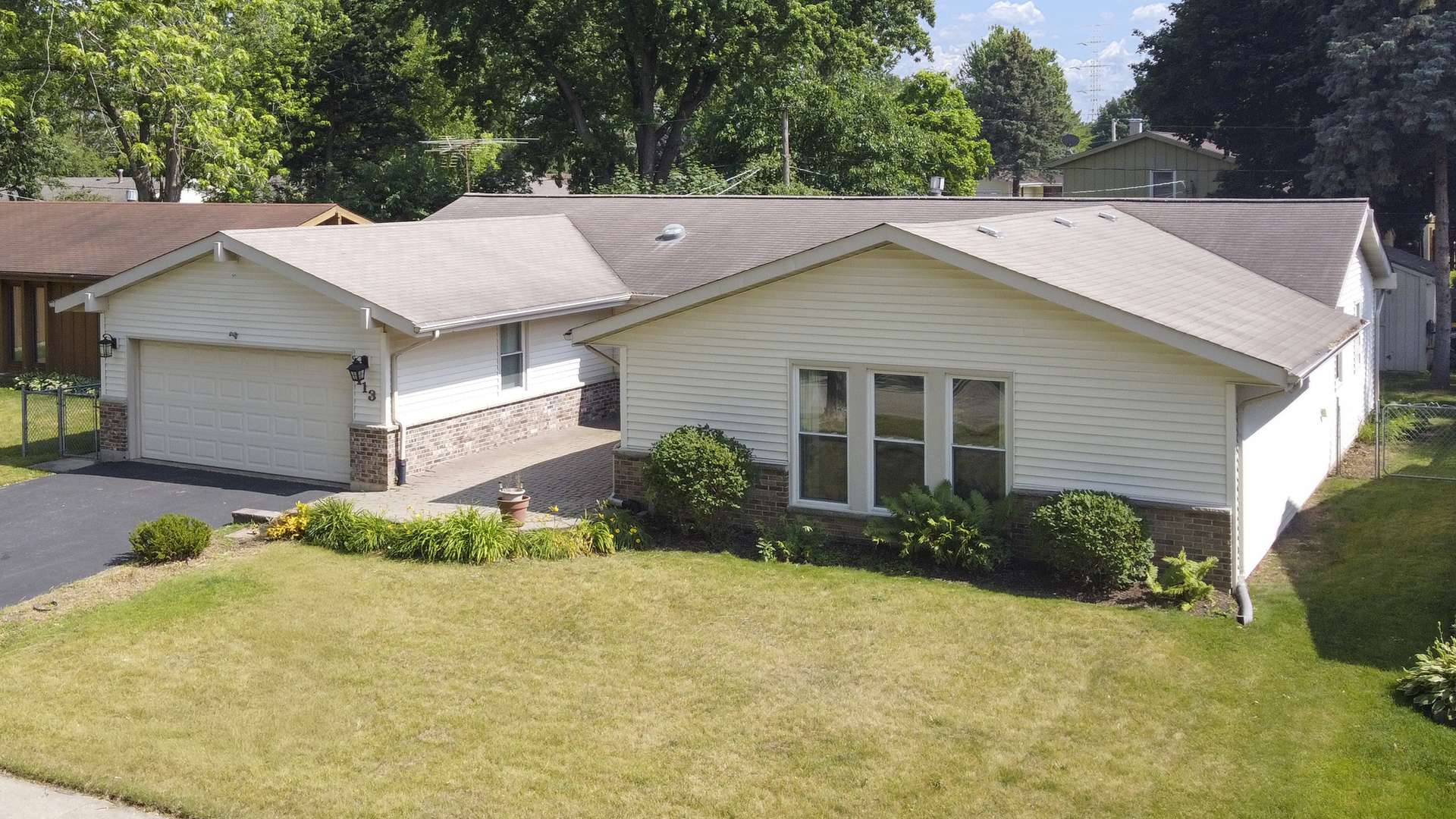 113 Sherwood Drive, Cary, IL 60013