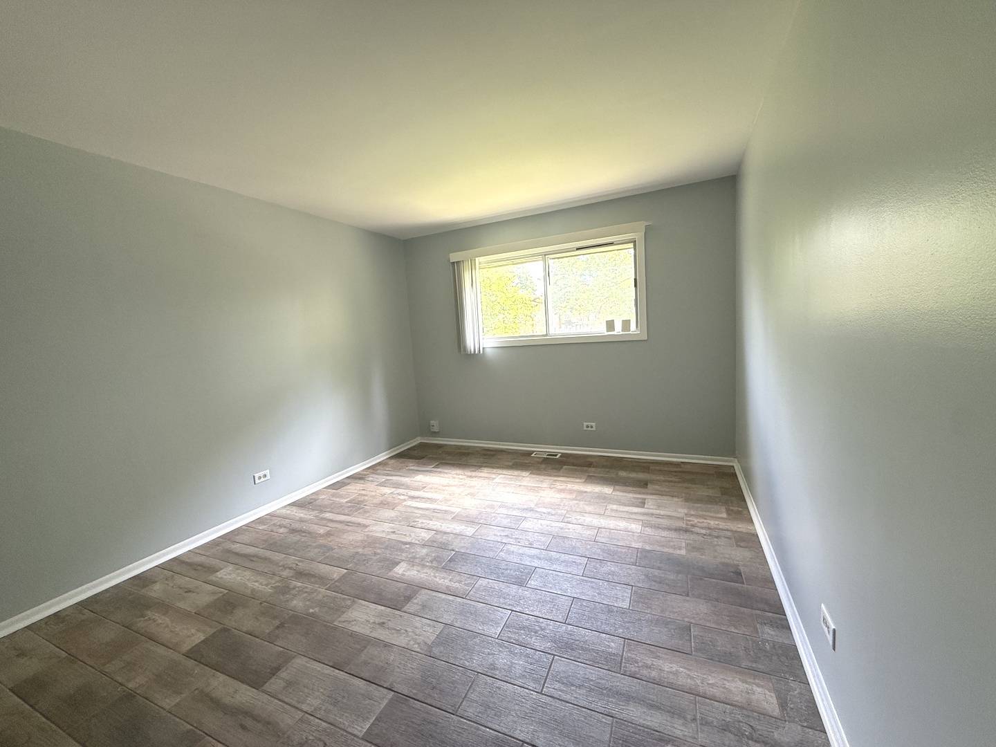 Streamwood, IL 60107,1105 Fulton Drive #1105