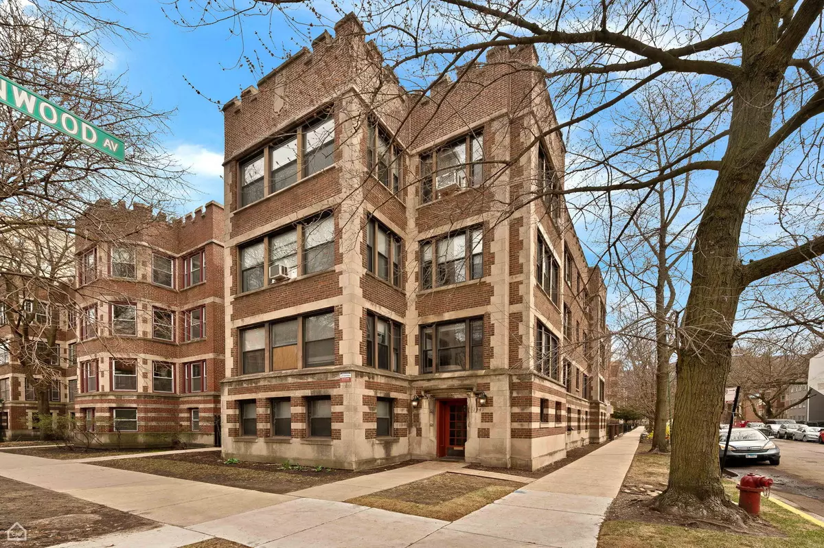 Chicago, IL 60615,1347 E Hyde Park Boulevard