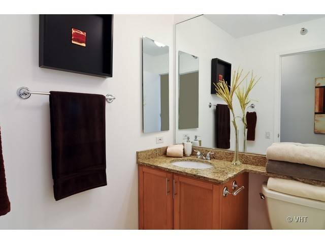 Chicago, IL 60654,400 N La Salle Drive #4105