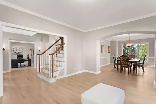 Naperville, IL 60565,2731 Wolf River Court