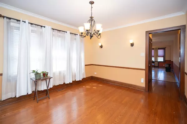 Berwyn, IL 60402,2440 OAK PARK Avenue