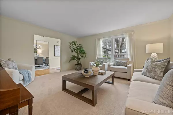 Naperville, IL 60565,554 Carriage Hill Road