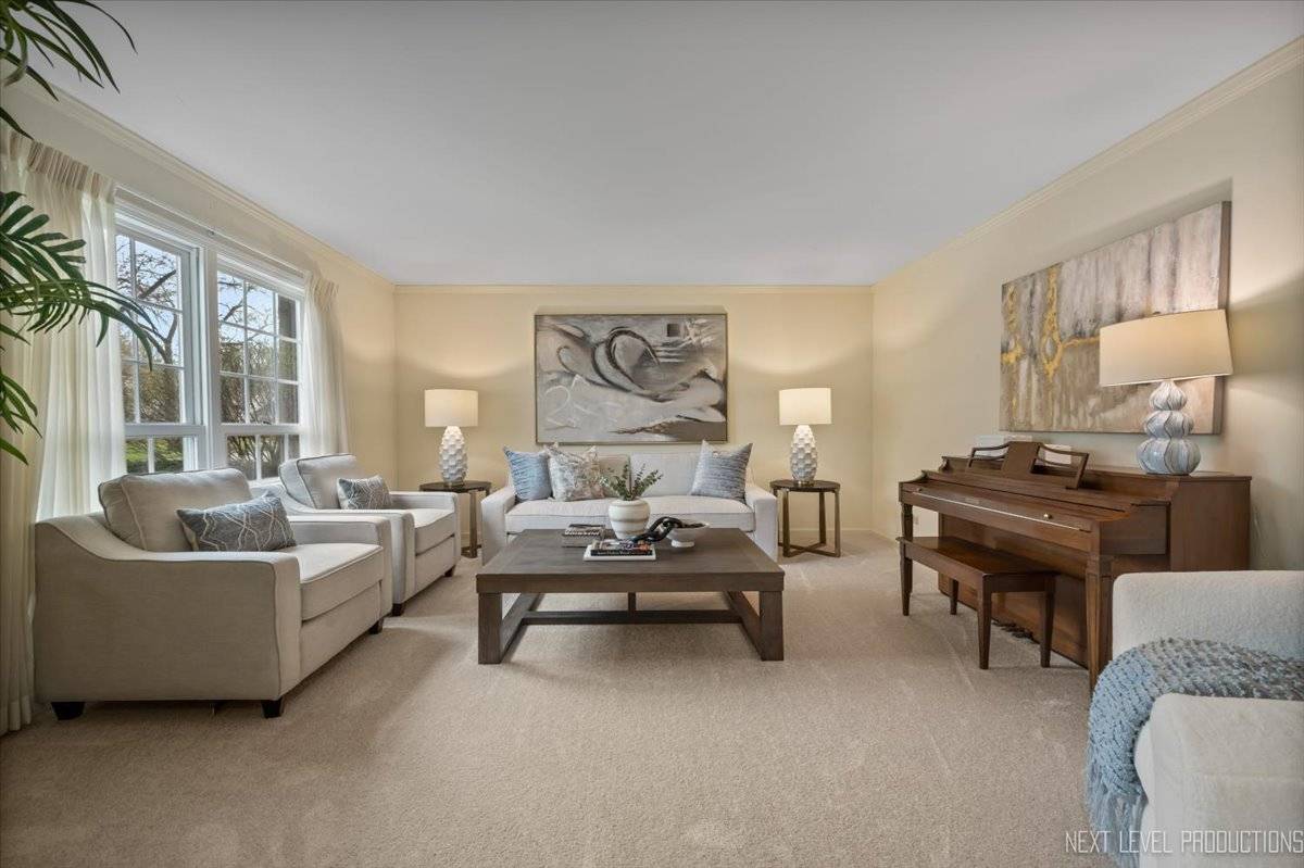 Naperville, IL 60565,554 Carriage Hill Road