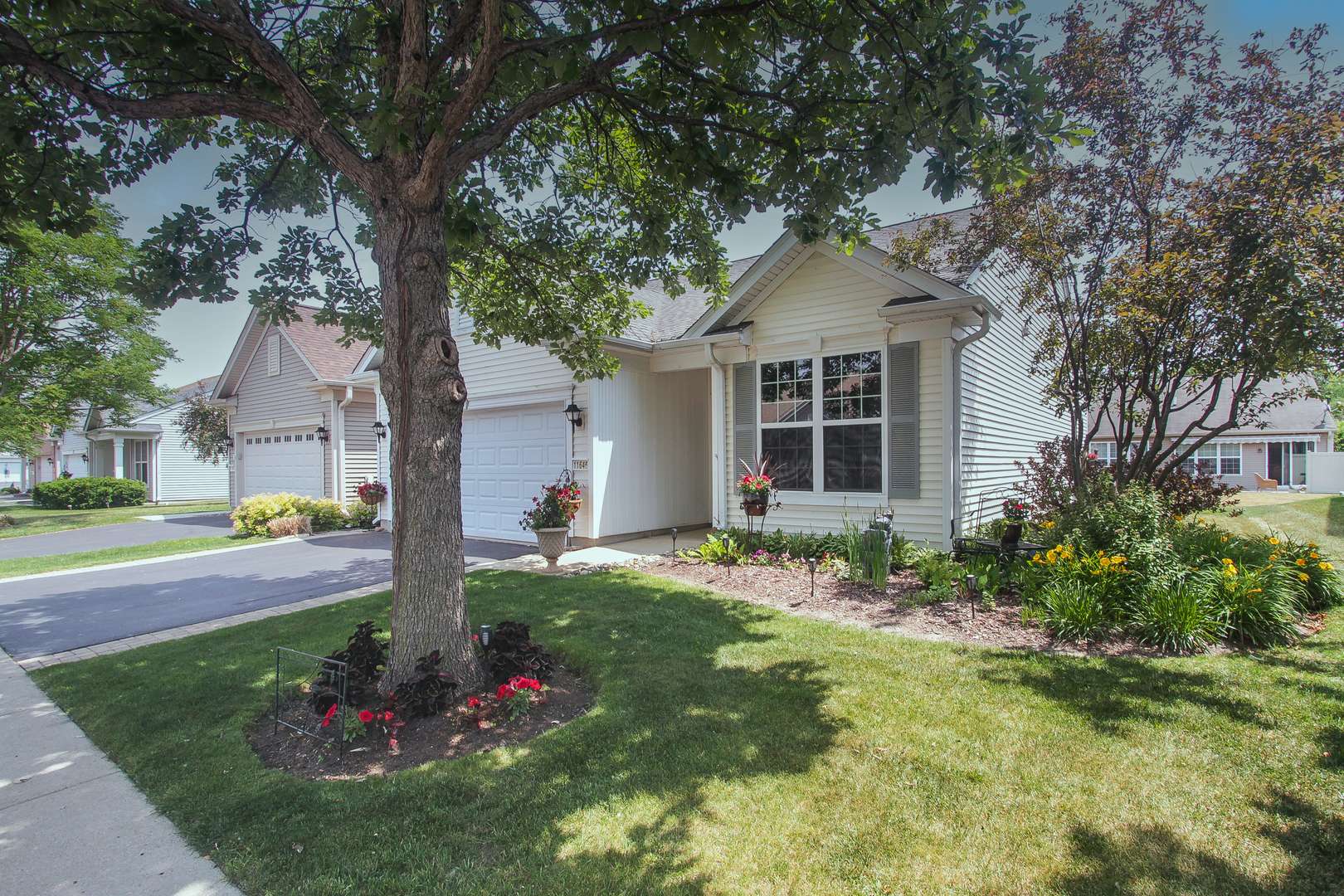 Huntley, IL 60142,11646 Evergreen Lane