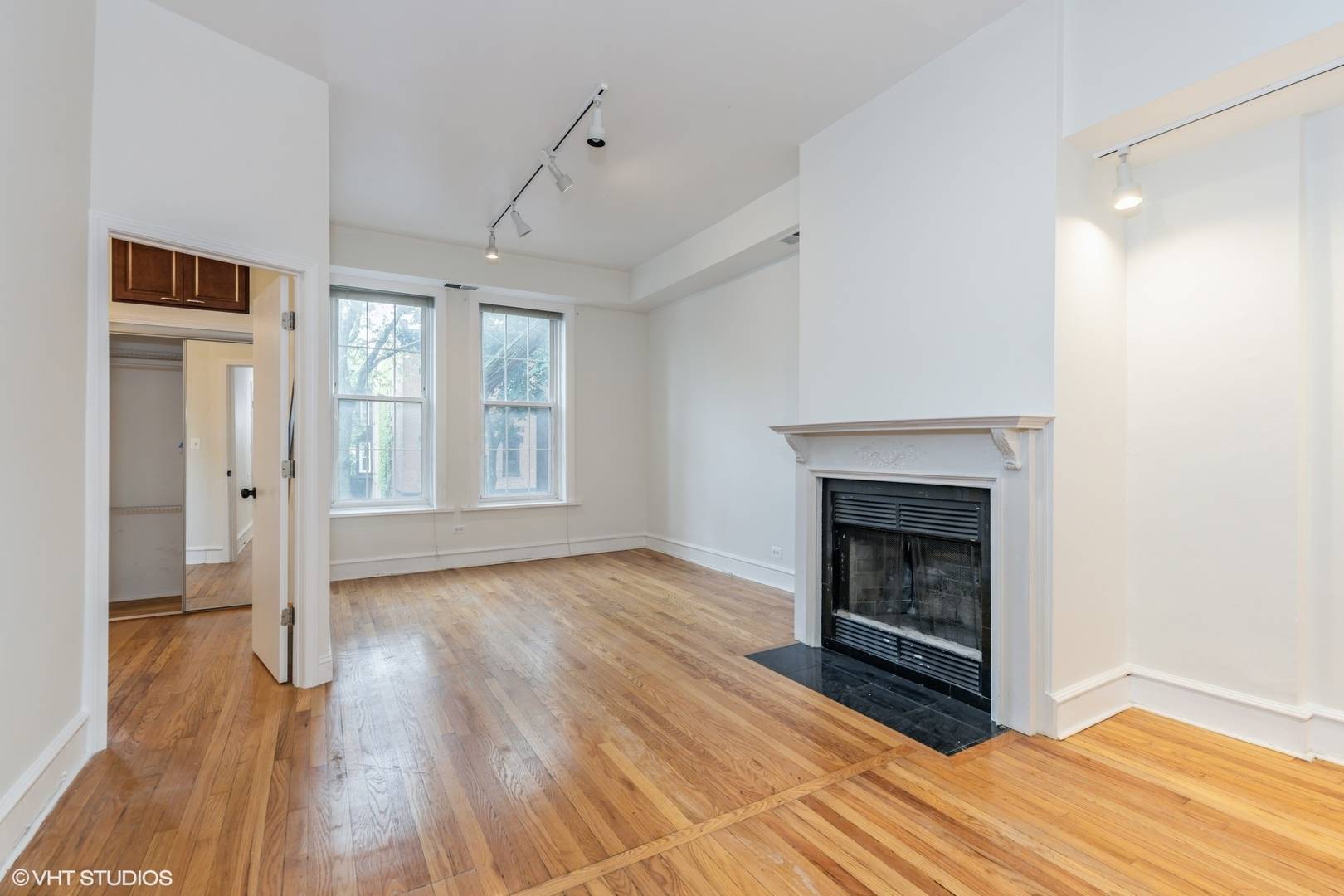 Chicago, IL 60614,1950 N Hudson Avenue #2