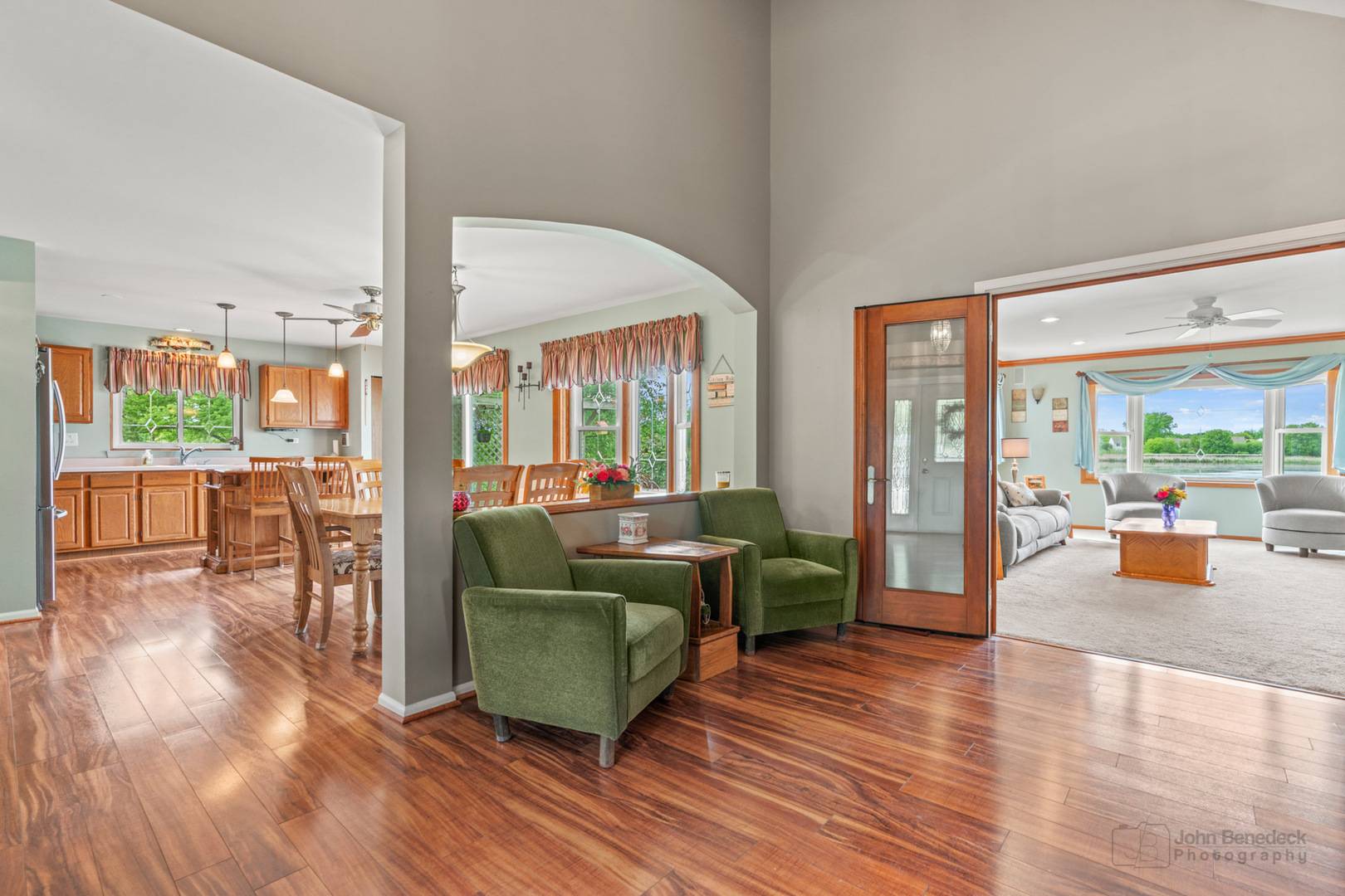 Lake In The Hills, IL 60156,7 Farmington Court