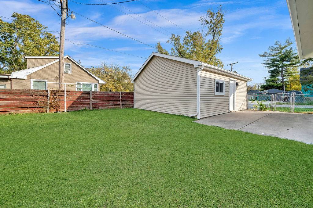 Hazel Crest, IL 60429,2222 170th Street