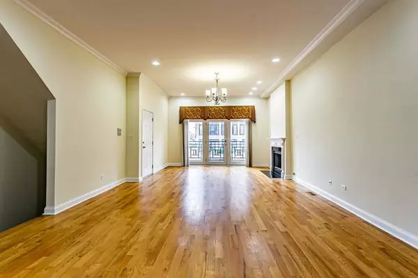 Chicago, IL 60612,2355 W Harrison Street #1