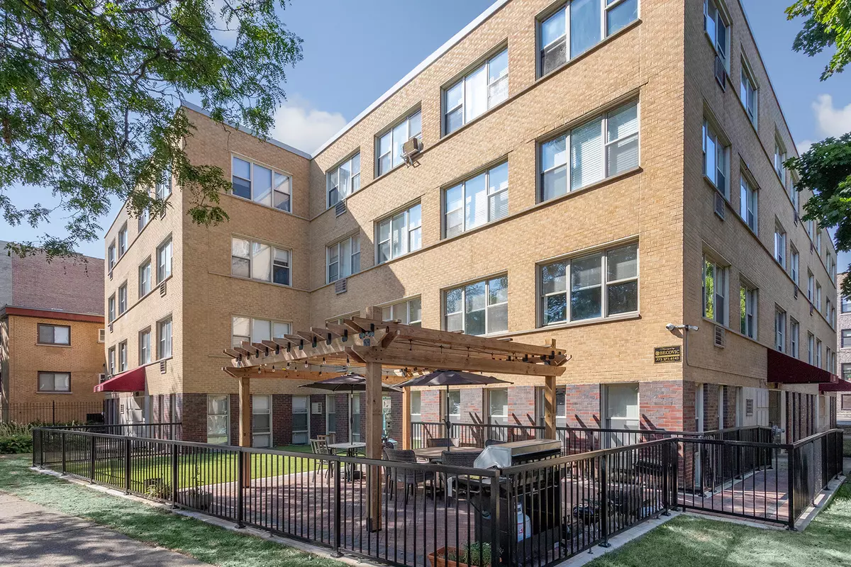 Chicago, IL 60626,1303 W Estes Avenue #4E
