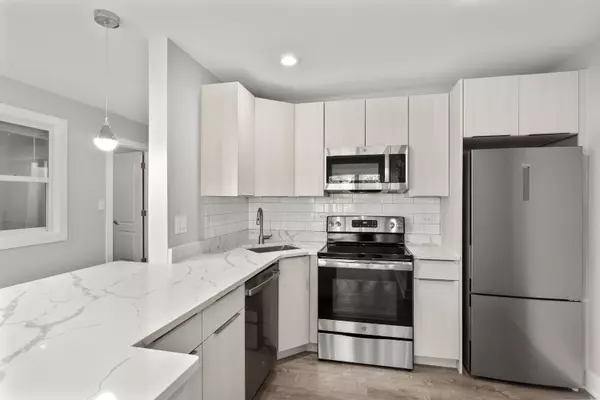 Chicago, IL 60626,1303 W Estes Avenue #4E