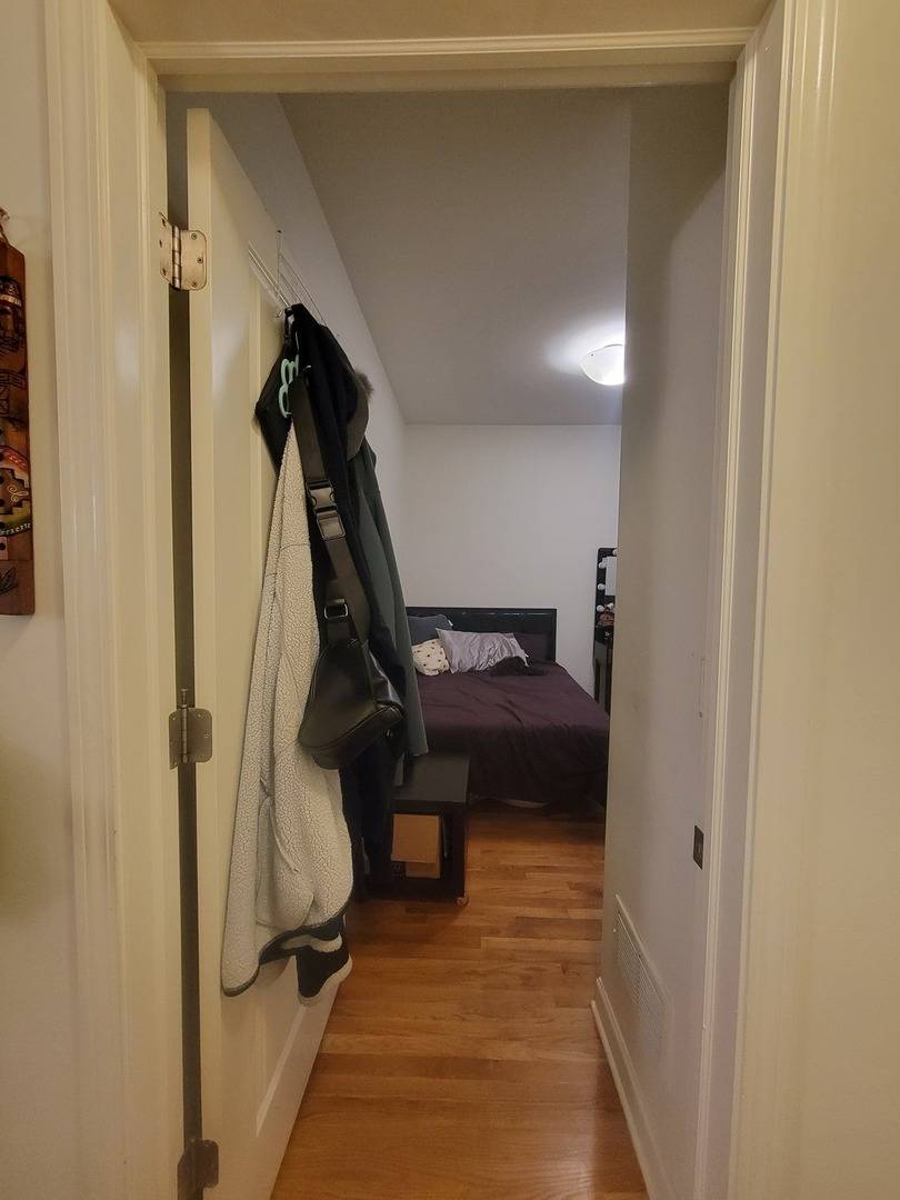 Chicago, IL 60641,3729 N Milwaukee Avenue #302
