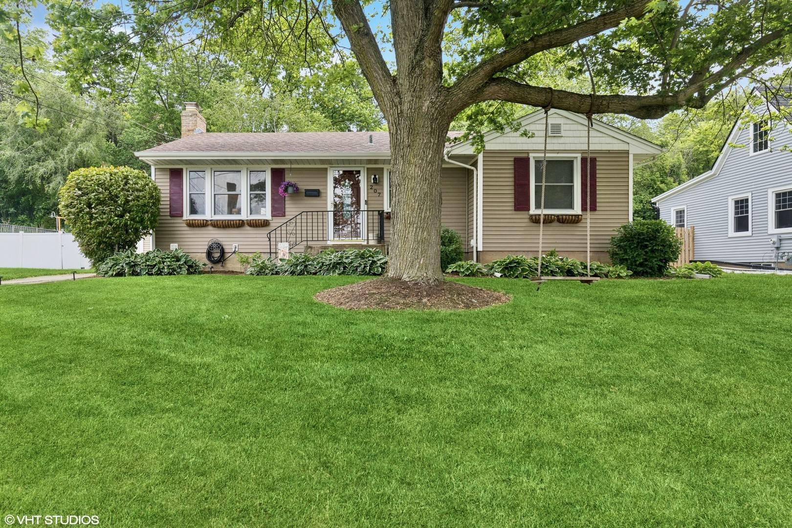 East Dundee, IL 60118,207 S Van Buren Street