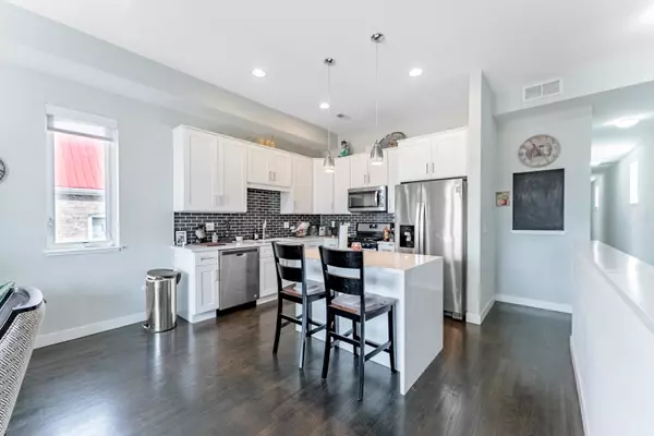 Chicago, IL 60608,2143 W 19th Street #3