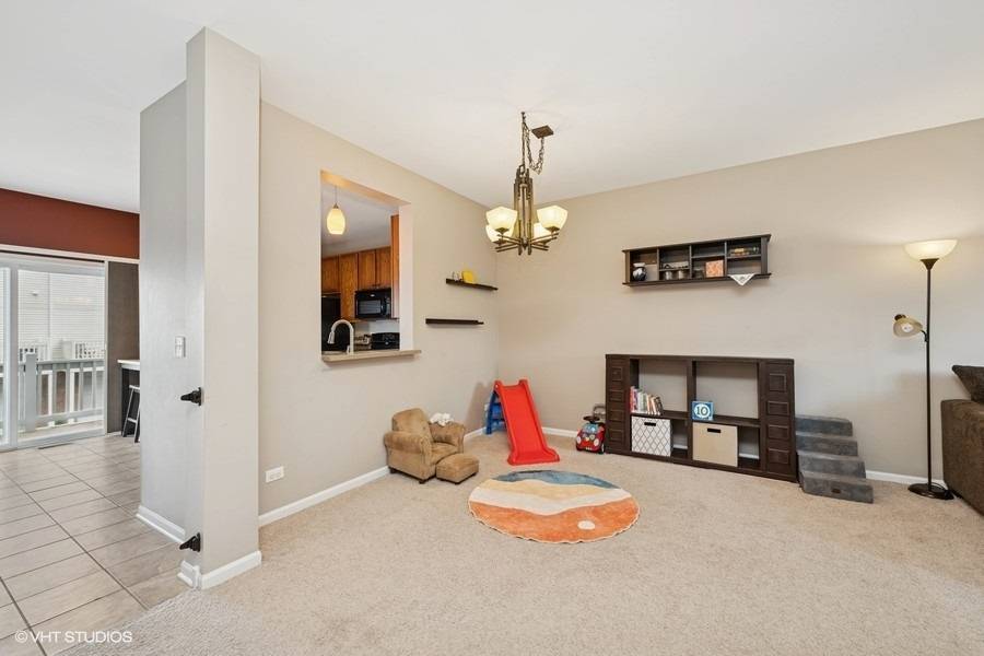 Mchenry, IL 60050,2031 Concord Drive #2031