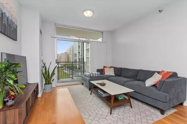 Chicago, IL 60660,1134 W Granville Avenue #618