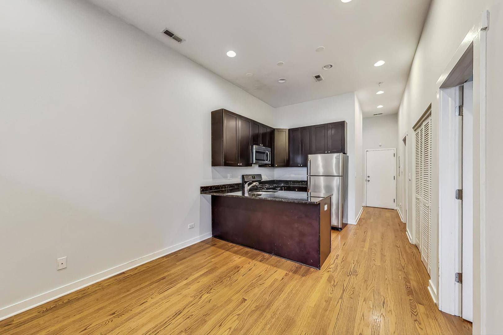 Chicago, IL 60622,1645 W Huron Street #2R