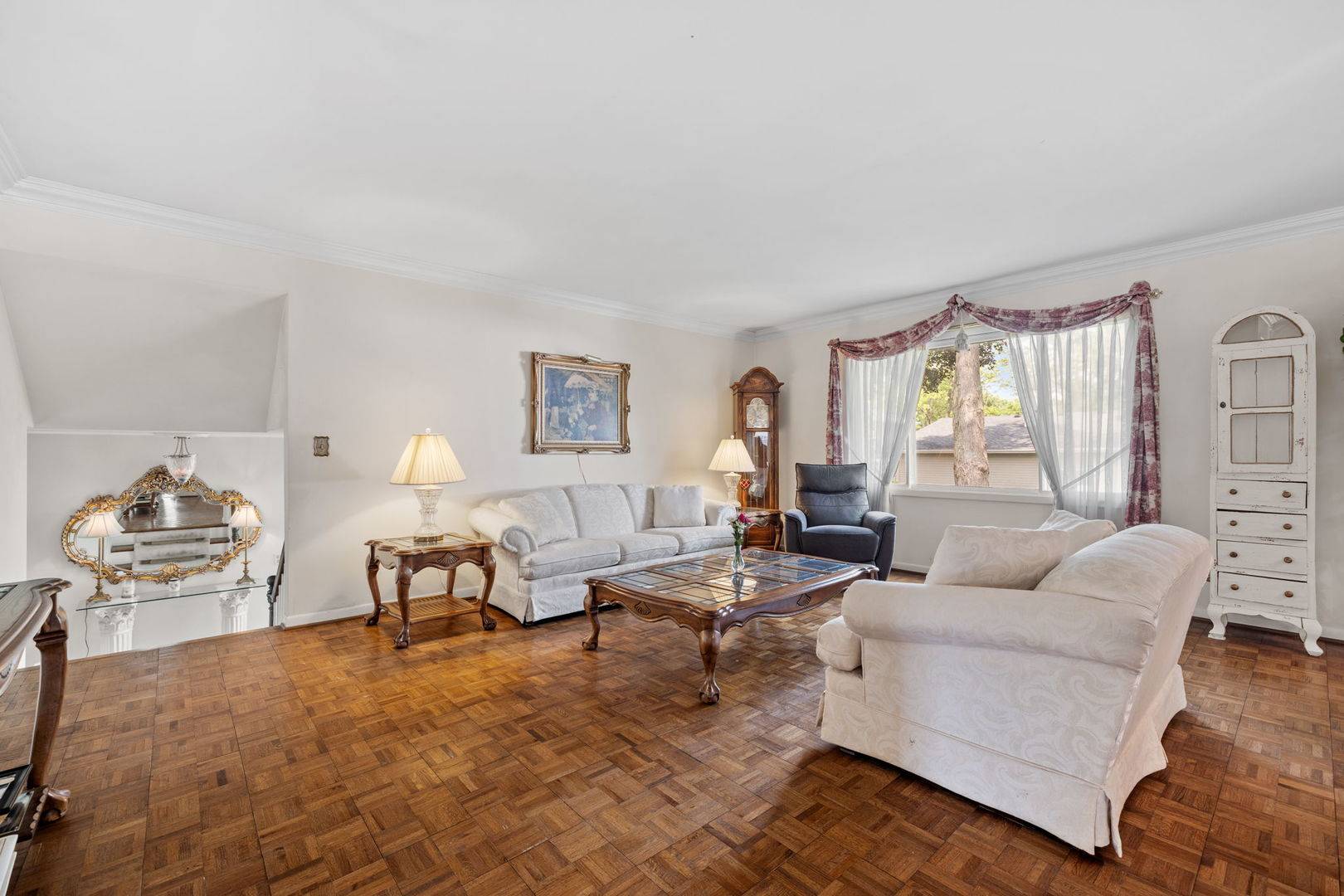 Woodridge, IL 60517,5927 Sherman Drive