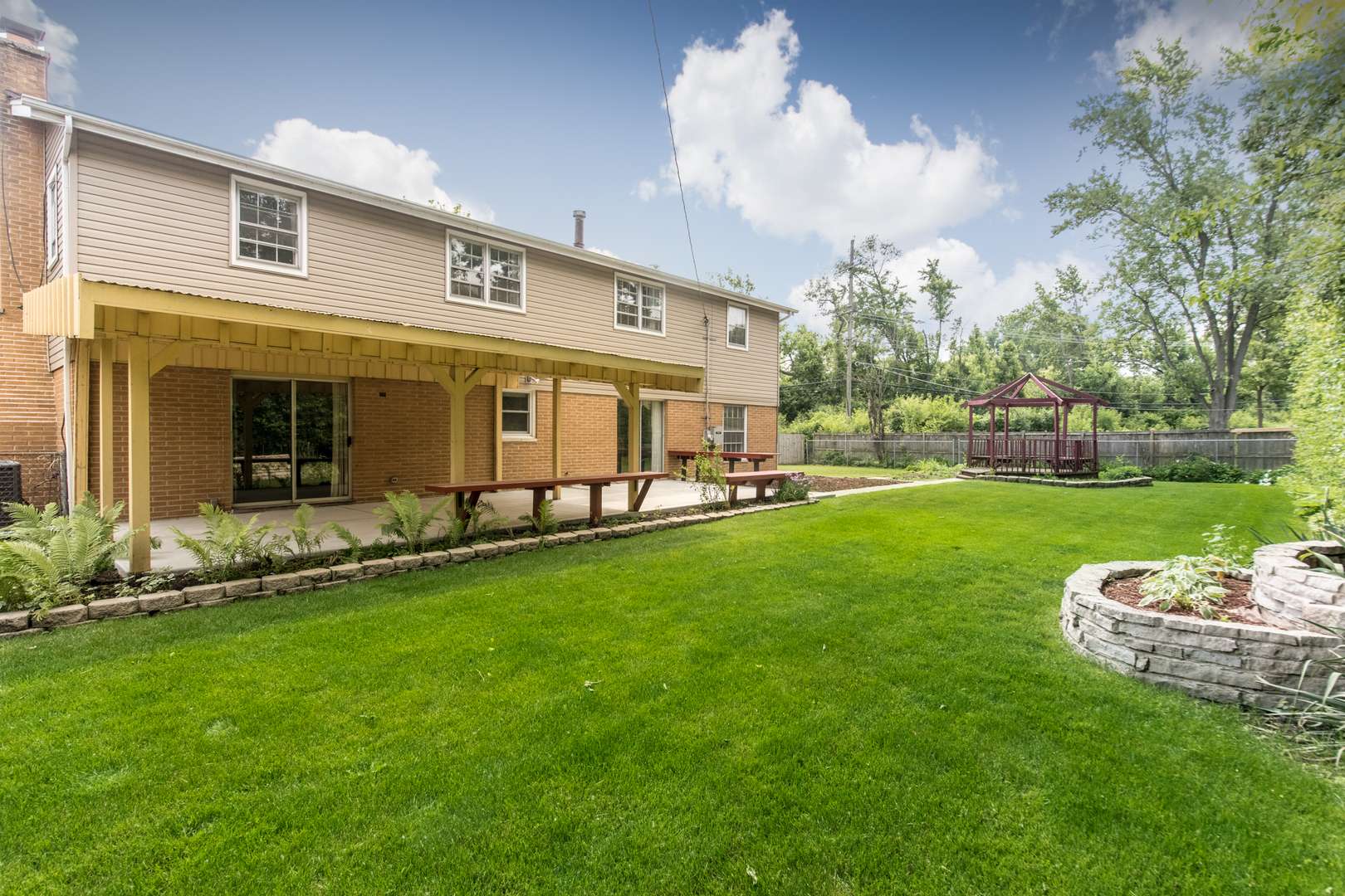 Glenview, IL 60025,1504 Pfingsten Road