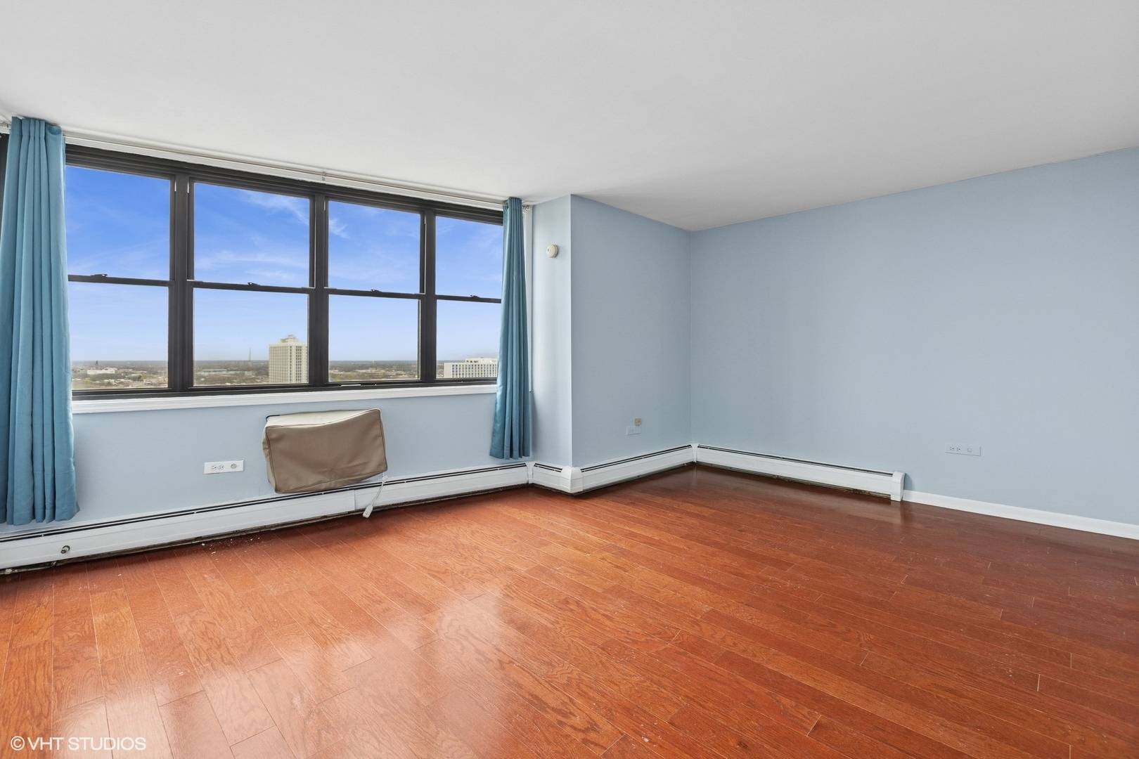 Chicago, IL 60660,6325 N Sheridan Road #2007