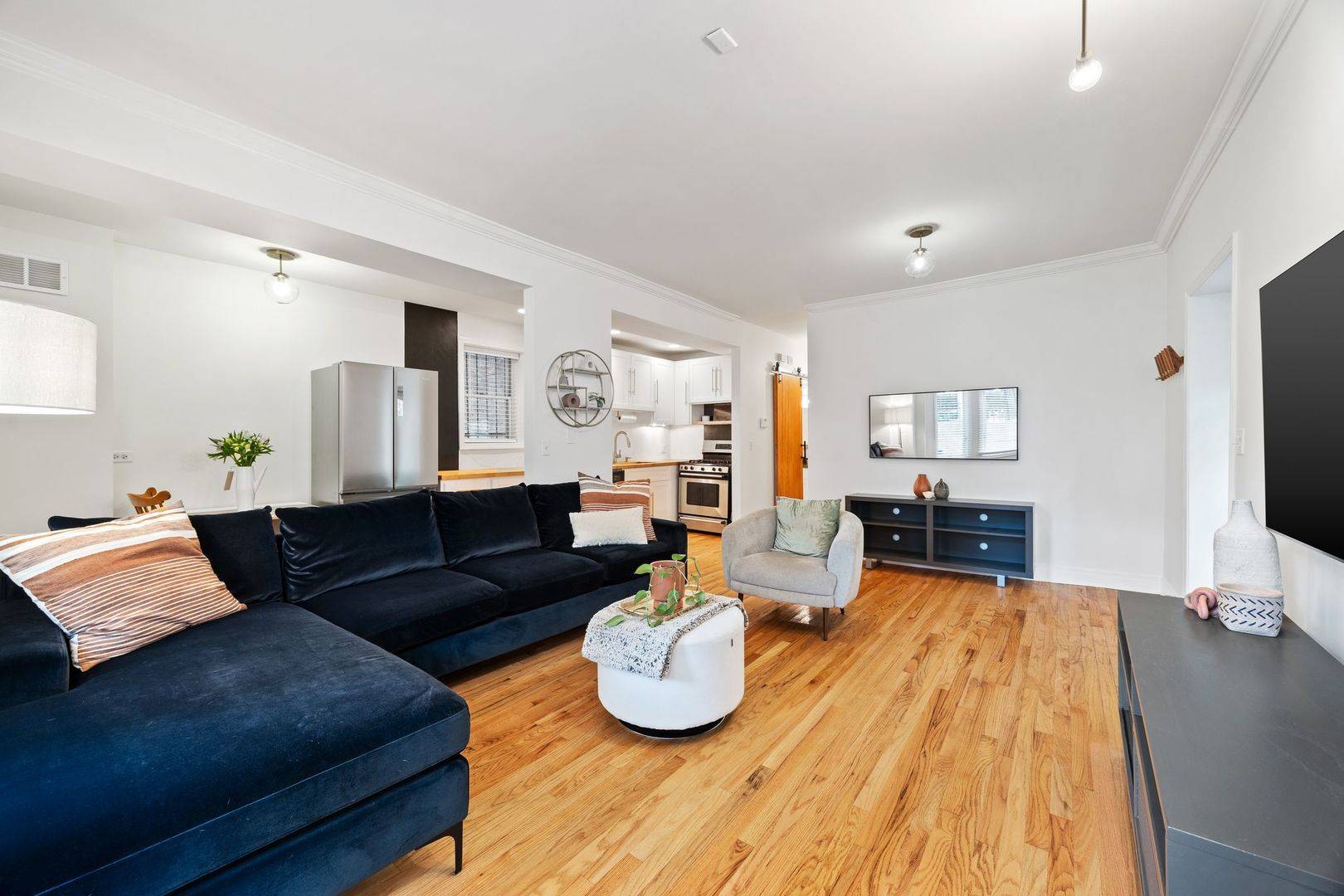 Chicago, IL 60610,1443 N Mohawk Street #1