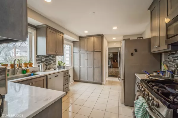 Deerfield, IL 60015,110 Plumtree Road