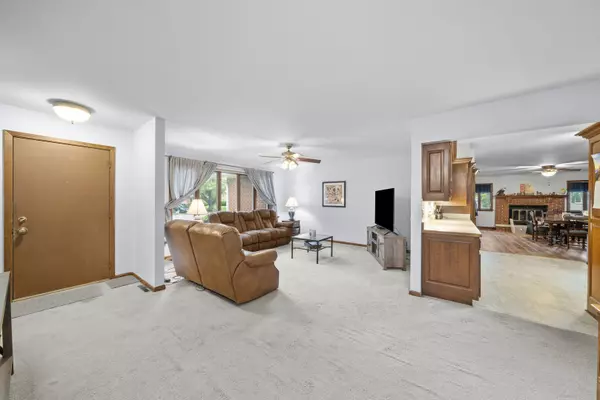 Yorkville, IL 60560,1204 Prairie Lane