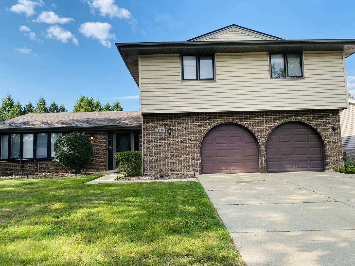 Schaumburg, IL 60193,1106 WESTFIELD Lane