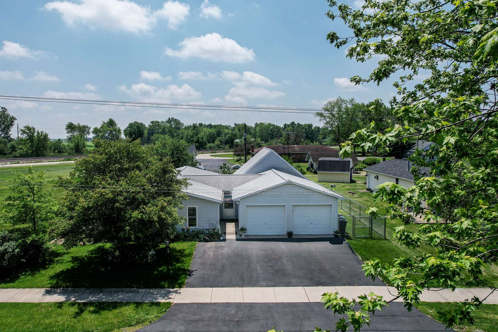 305 E South Railroad Street, Braceville, IL 60407