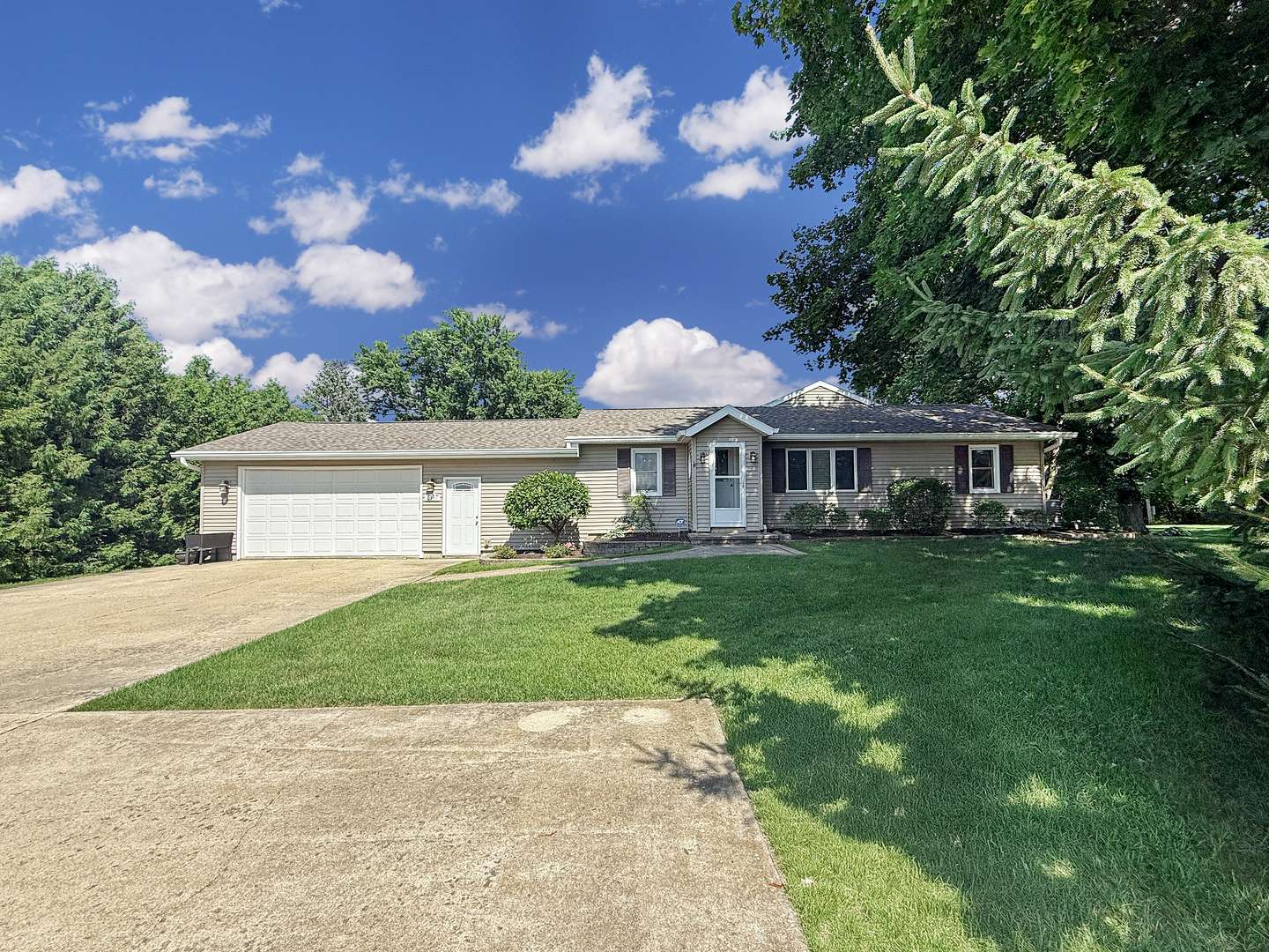 Freeport, IL 61032,3157 S Baileyville Road