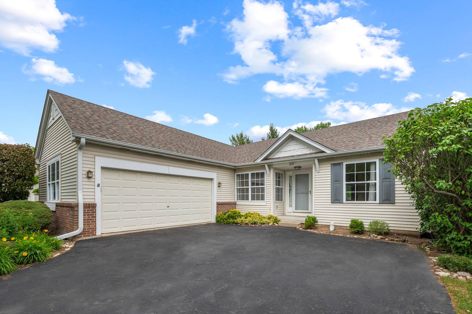 Oswego, IL 60543,213 Stillwater Court