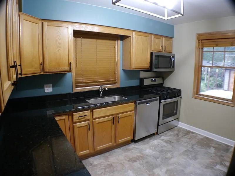 North Riverside, IL 60546,2452 S 7th Avenue