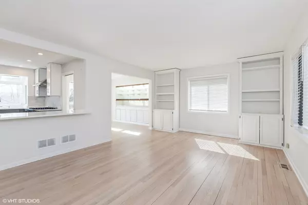 Northfield, IL 60093,127 Riverside Drive