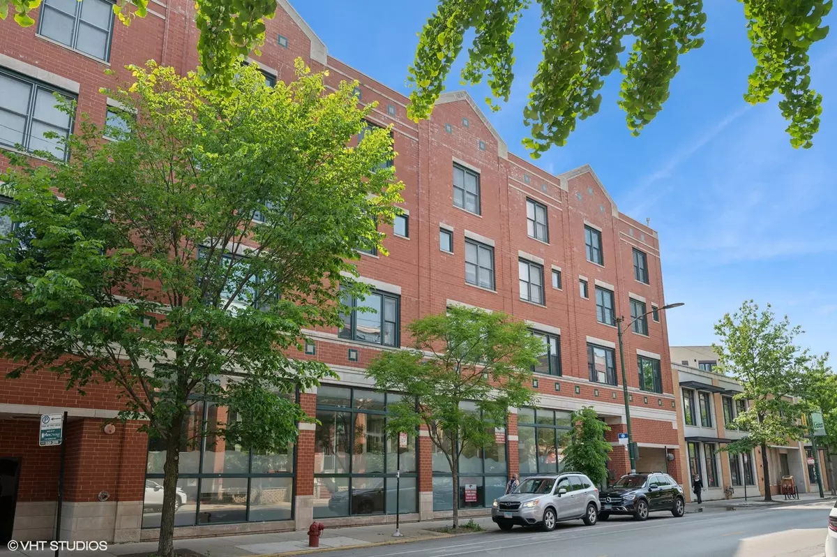 Chicago, IL 60657,2840 N Lincoln Avenue #E