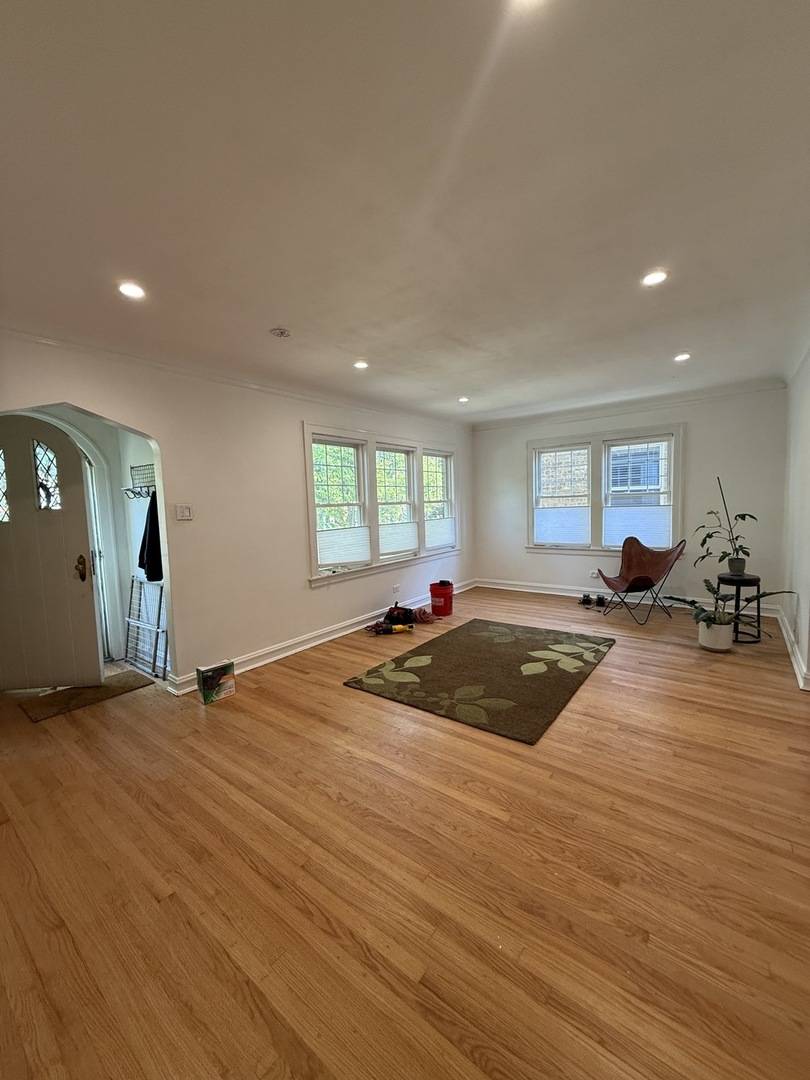 Chicago, IL 60630,Address not disclosed