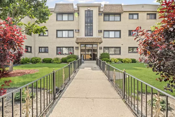 9633 Brandy Court #6, Des Plaines, IL 60016