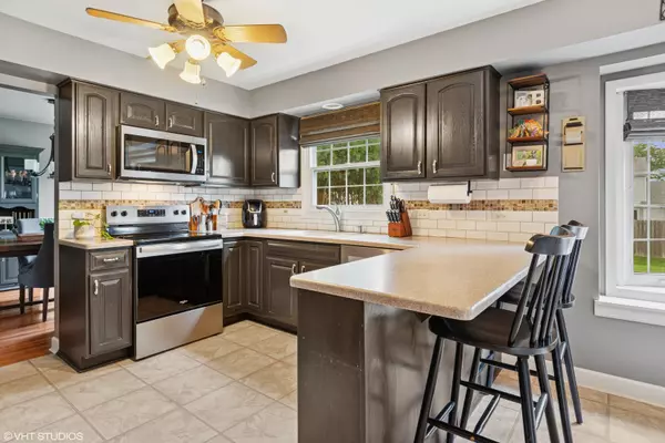 Bartlett, IL 60103,1157 Pinetree Lane