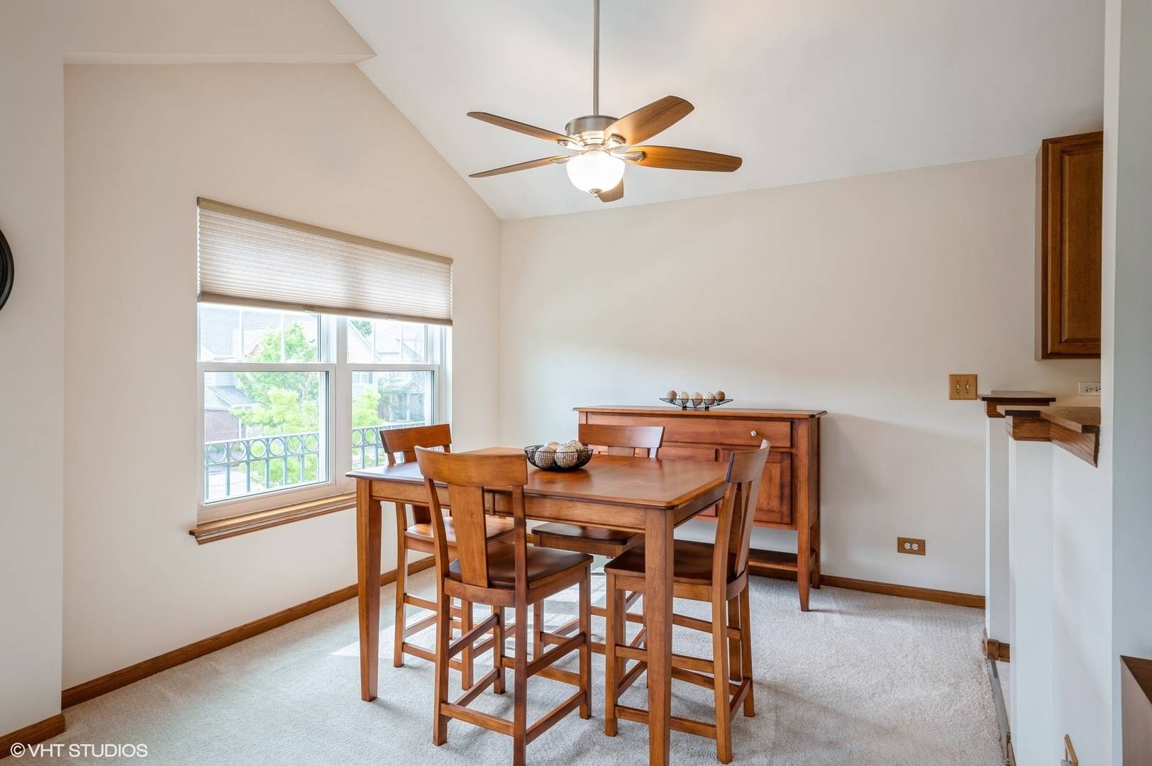 Vernon Hills, IL 60061,460 Pine Lake Circle