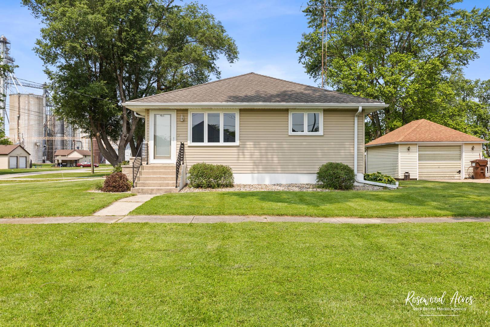 Ashkum, IL 60911,301 N Second Street