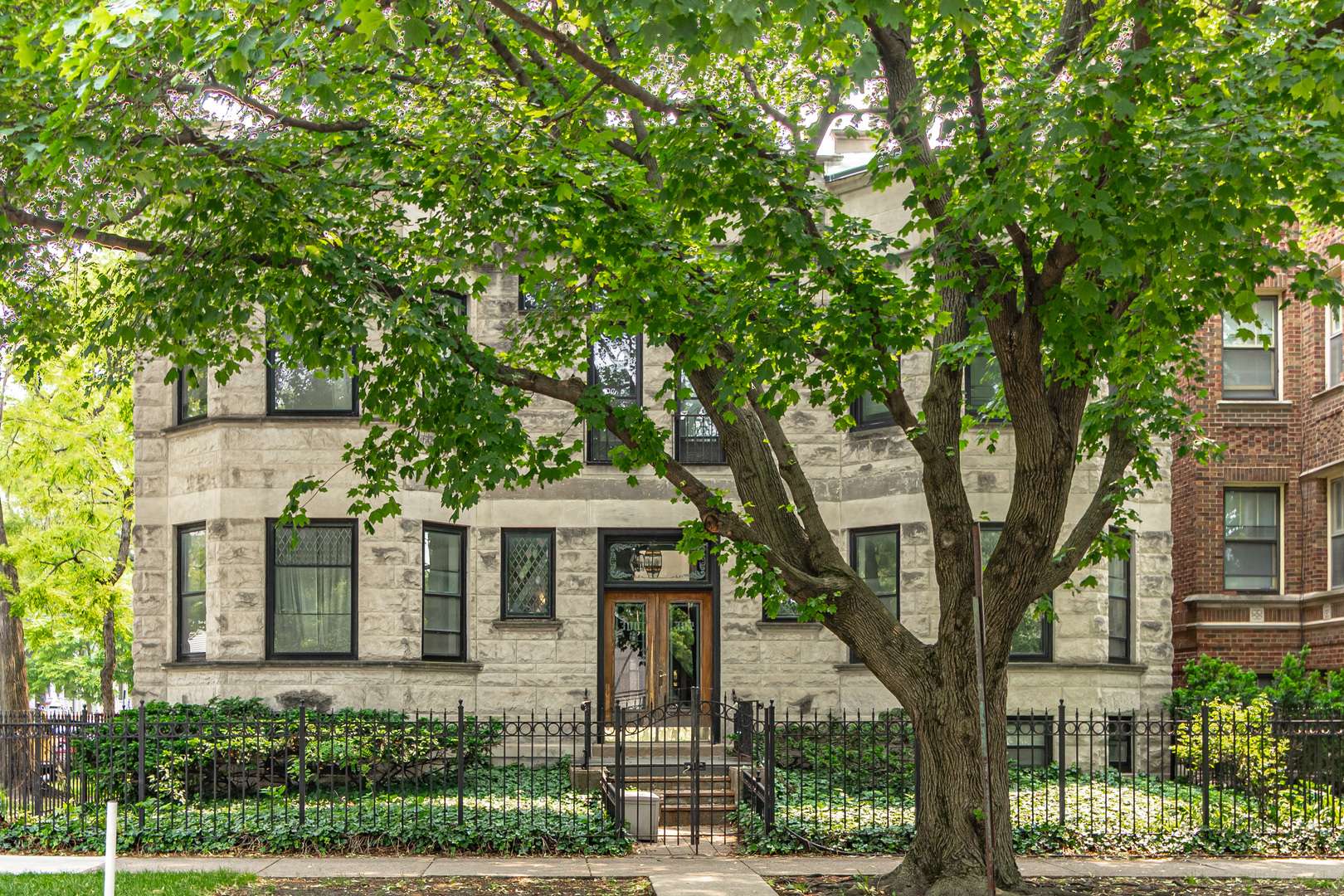 Oak Park, IL 60302,300 S KENILWORTH Avenue #2N