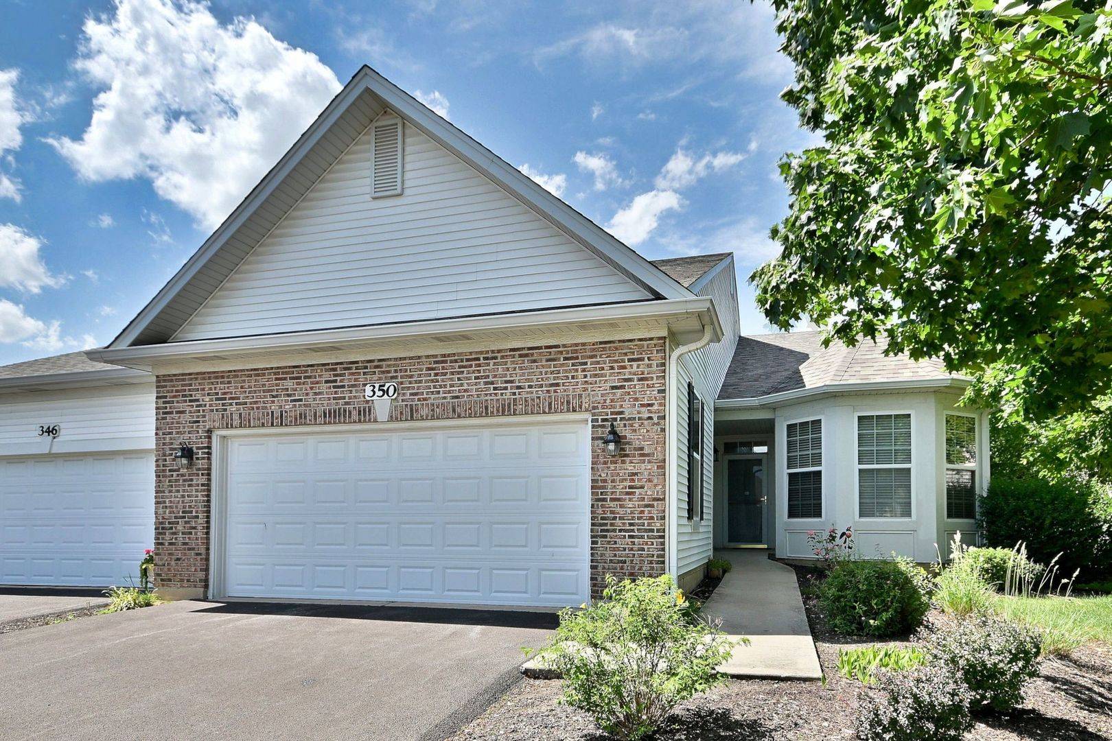 350 Woodhill Drive, Carol Stream, IL 60188