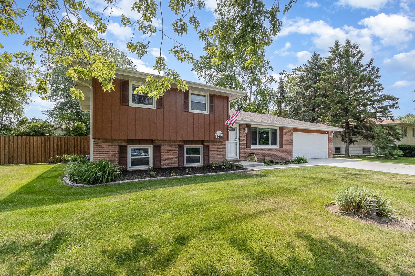 Joliet, IL 60431,1910 Heather Lane