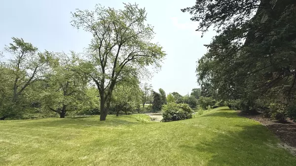 Downers Grove, IL 60516,500 Redondo Drive #307