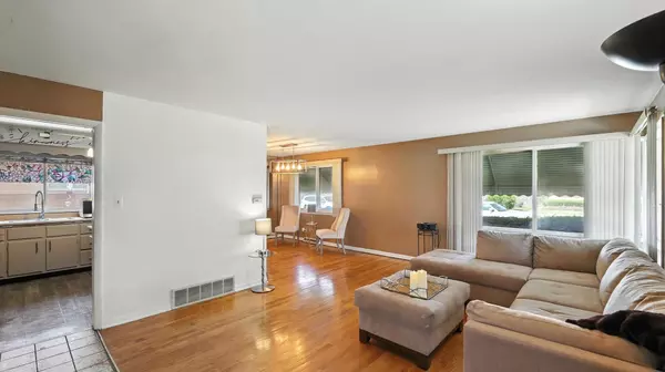 Bellwood, IL 60104,139 Hyde Park Avenue