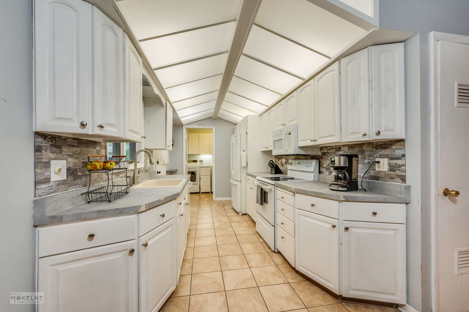 Elk Grove Village, IL 60007,566 Ridge Avenue