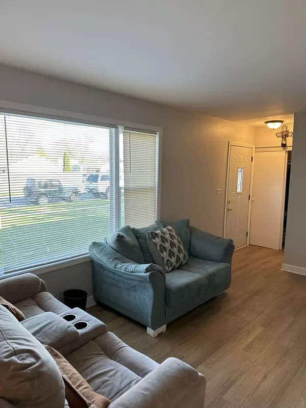 Hoffman Estates, IL 60194,700 CUMBERLAND Street