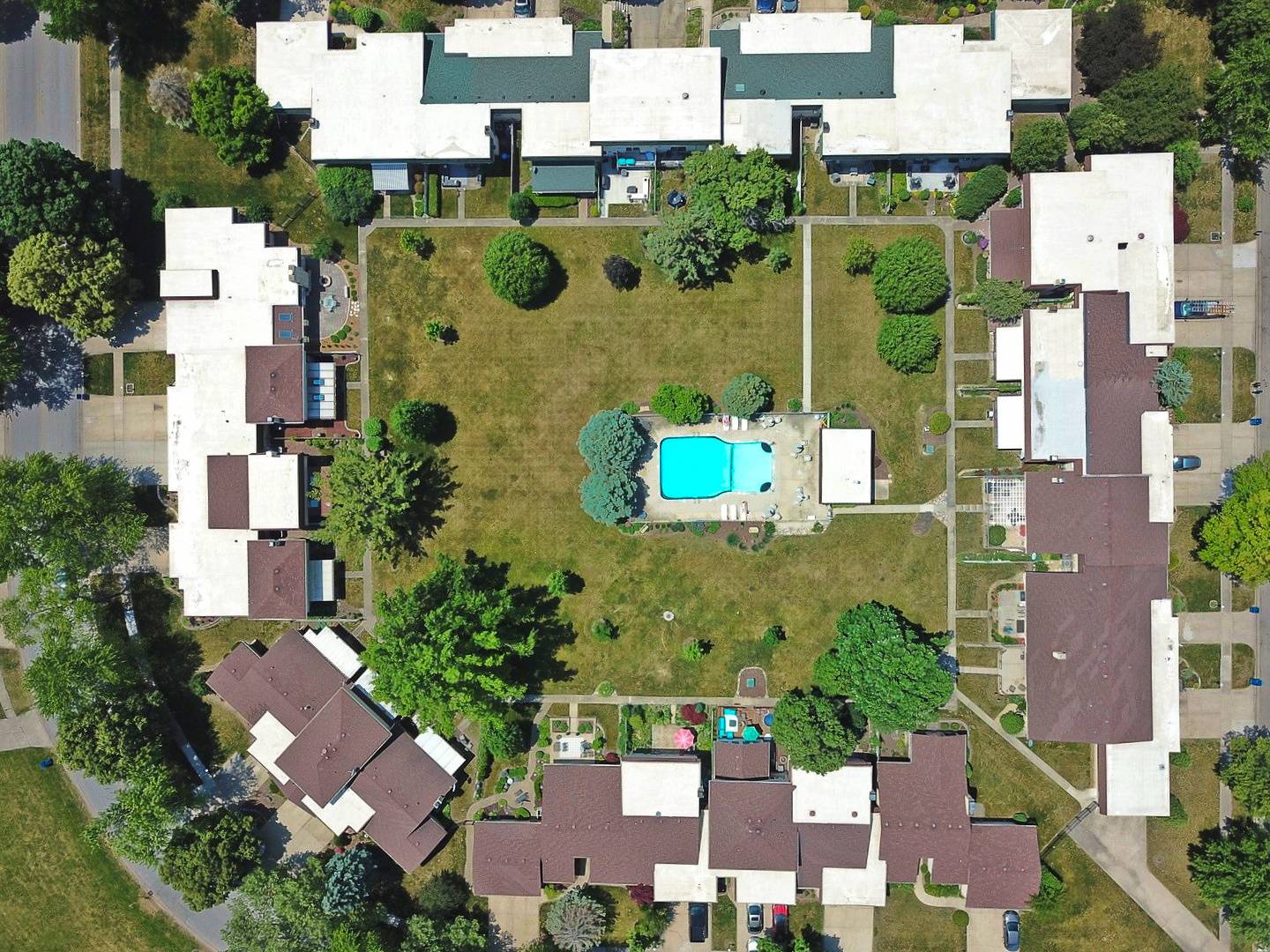 Morris, IL 60450,110 Meadowbrook Lane #110