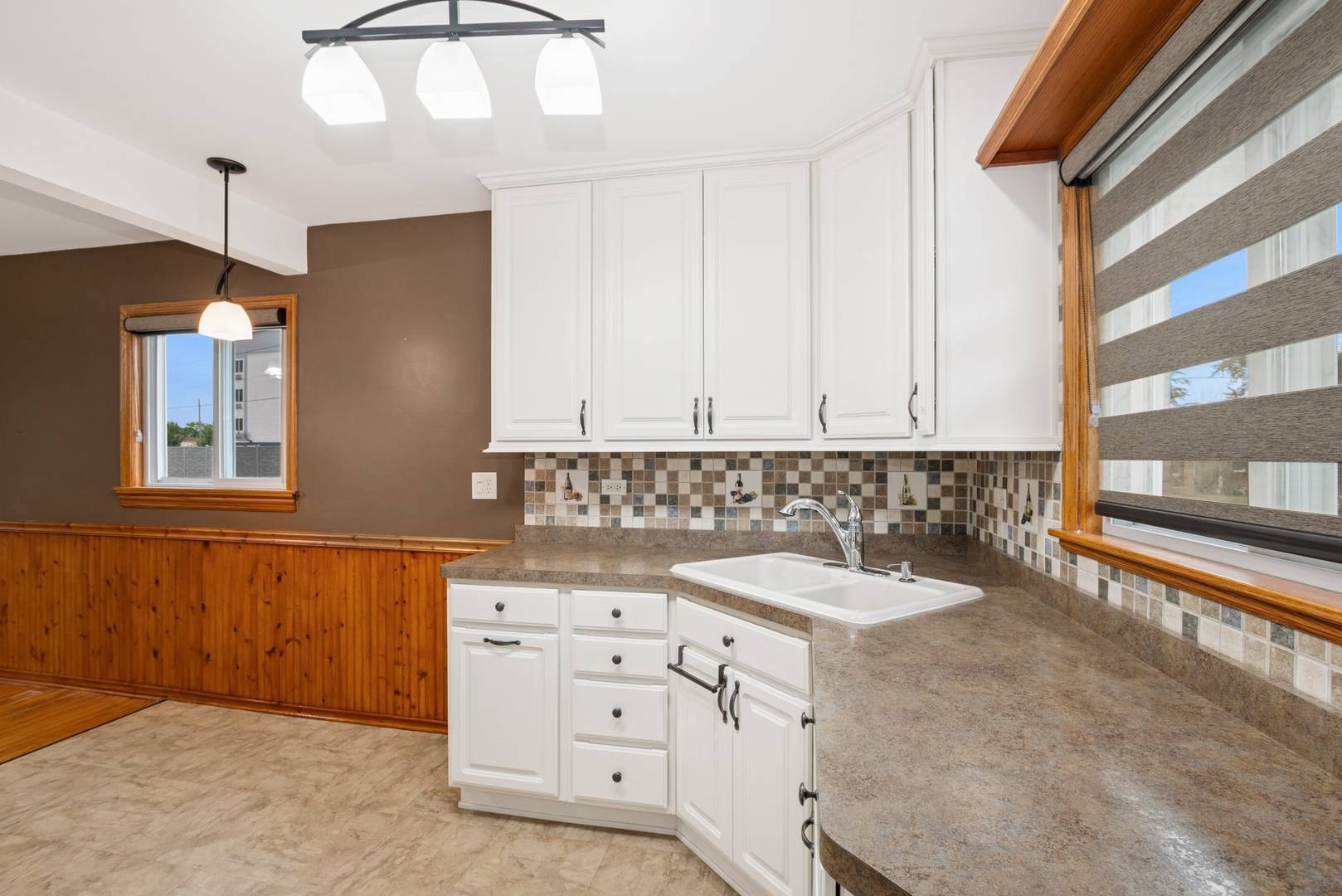 Burbank, IL 60459,7945 Lawler Avenue
